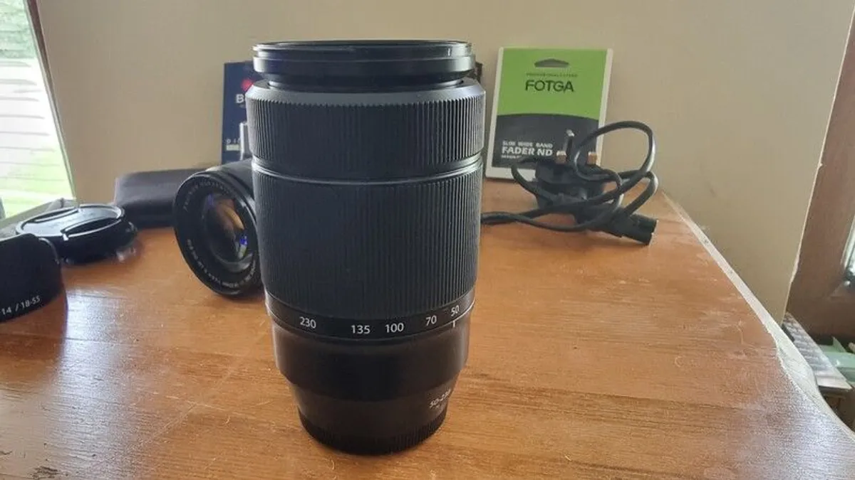 Fujifilm X-T20 + 2 lens, tripod and accessories - Image 4