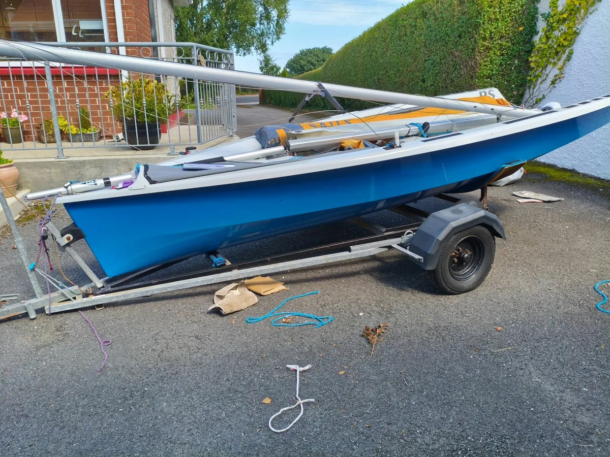 RS 200 racing dinghy - Image 1