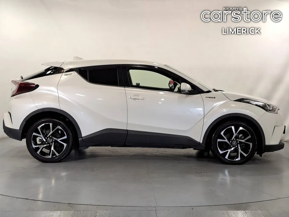 Toyota C-HR 1.8 Hybrid Auto - Image 2