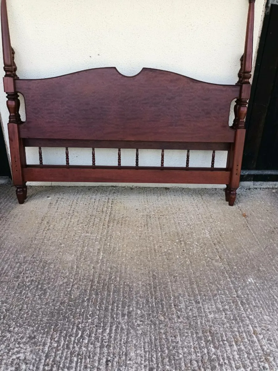 Bedroom furniture - Image 1