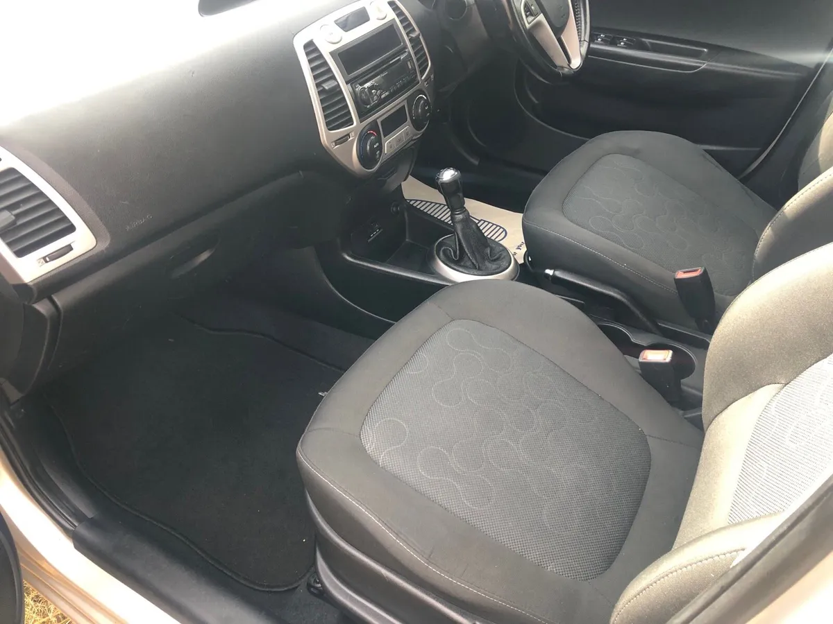 I20 HYUNDAI i20 NEW NCT TAX 26 FSH MINT - Image 4