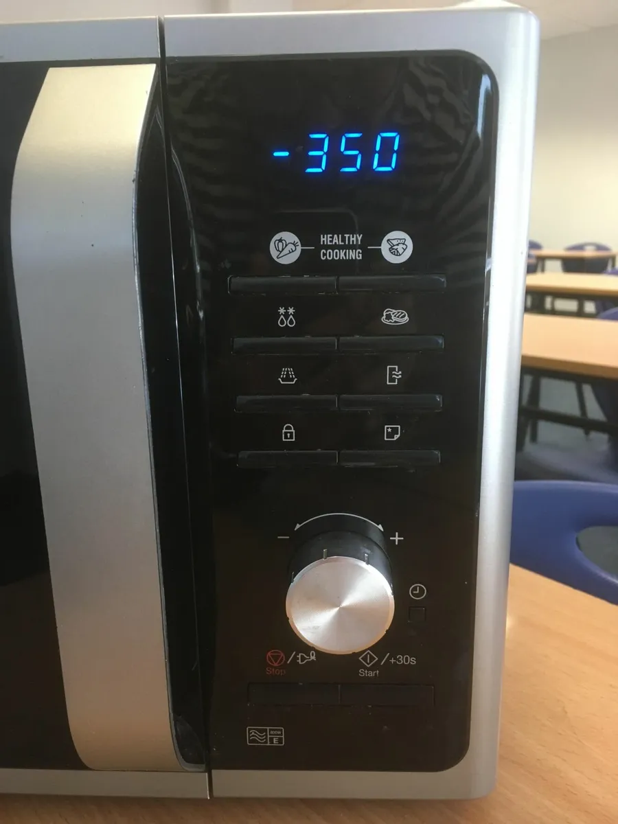 2 x Samsung Microwaves (800w) - Image 2