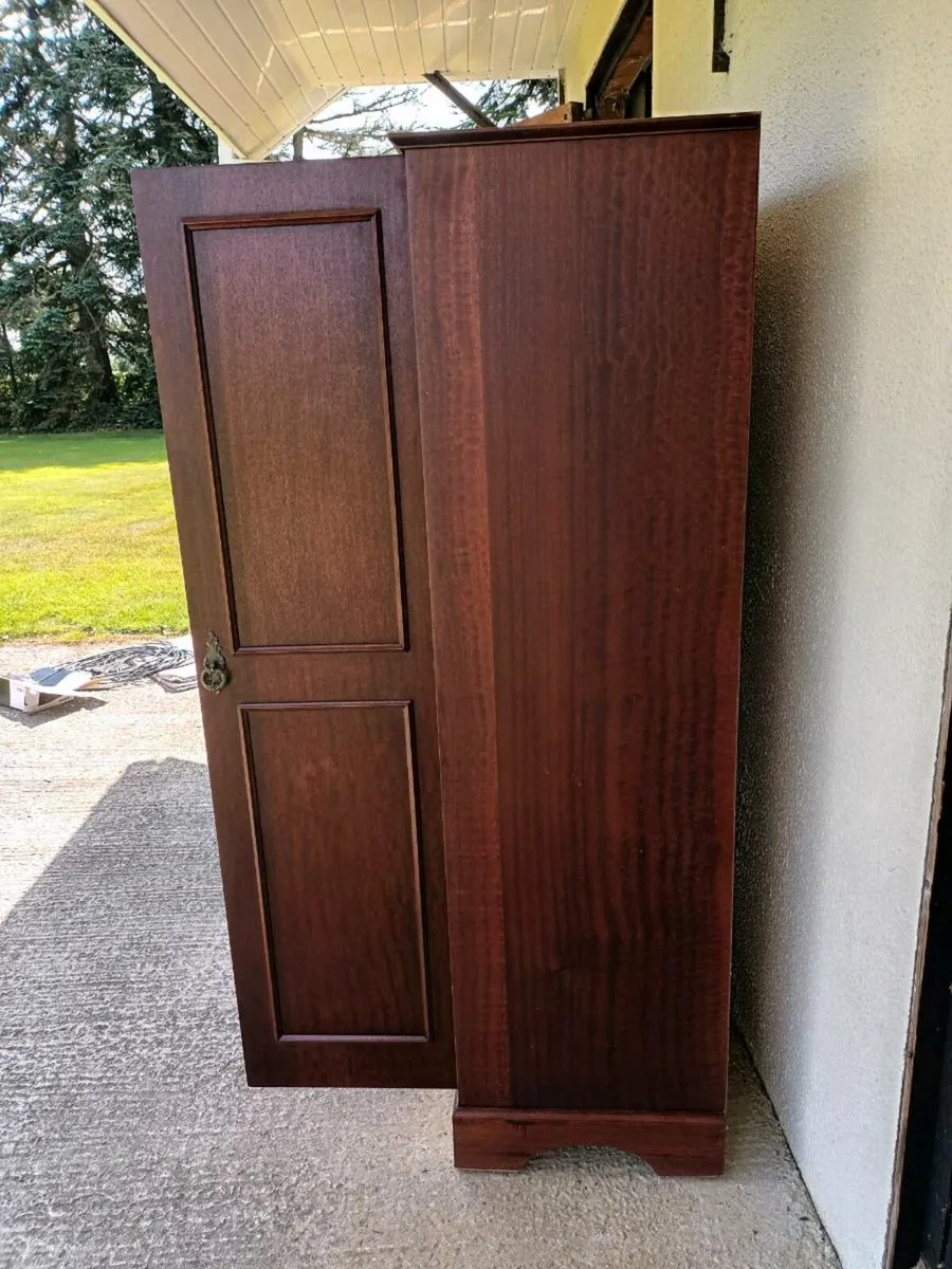 Bedroom furniture - Image 4