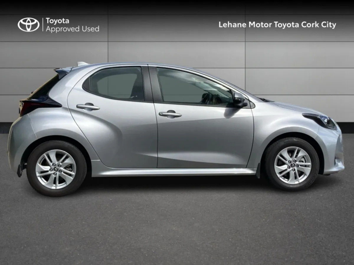 Toyota Yaris 1.5 - Image 3