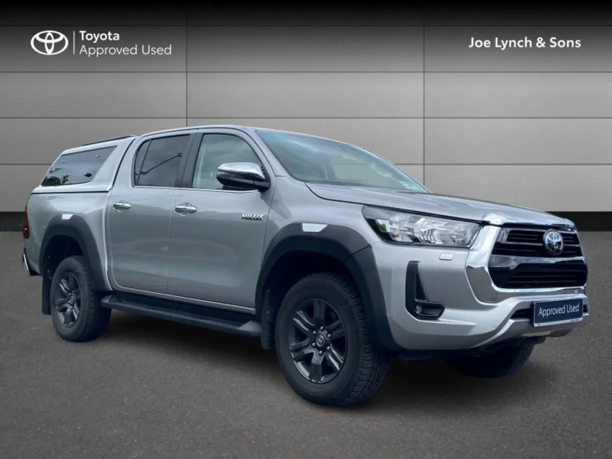 Toyota Hilux HILUX 2.8 SR5 D/CAB AUTO - Image 1