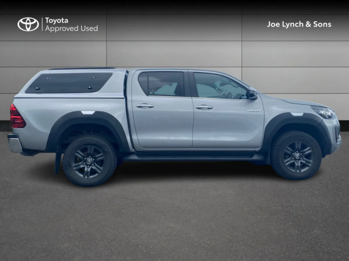 Toyota Hilux HILUX 2.8 SR5 D/CAB AUTO - Image 3