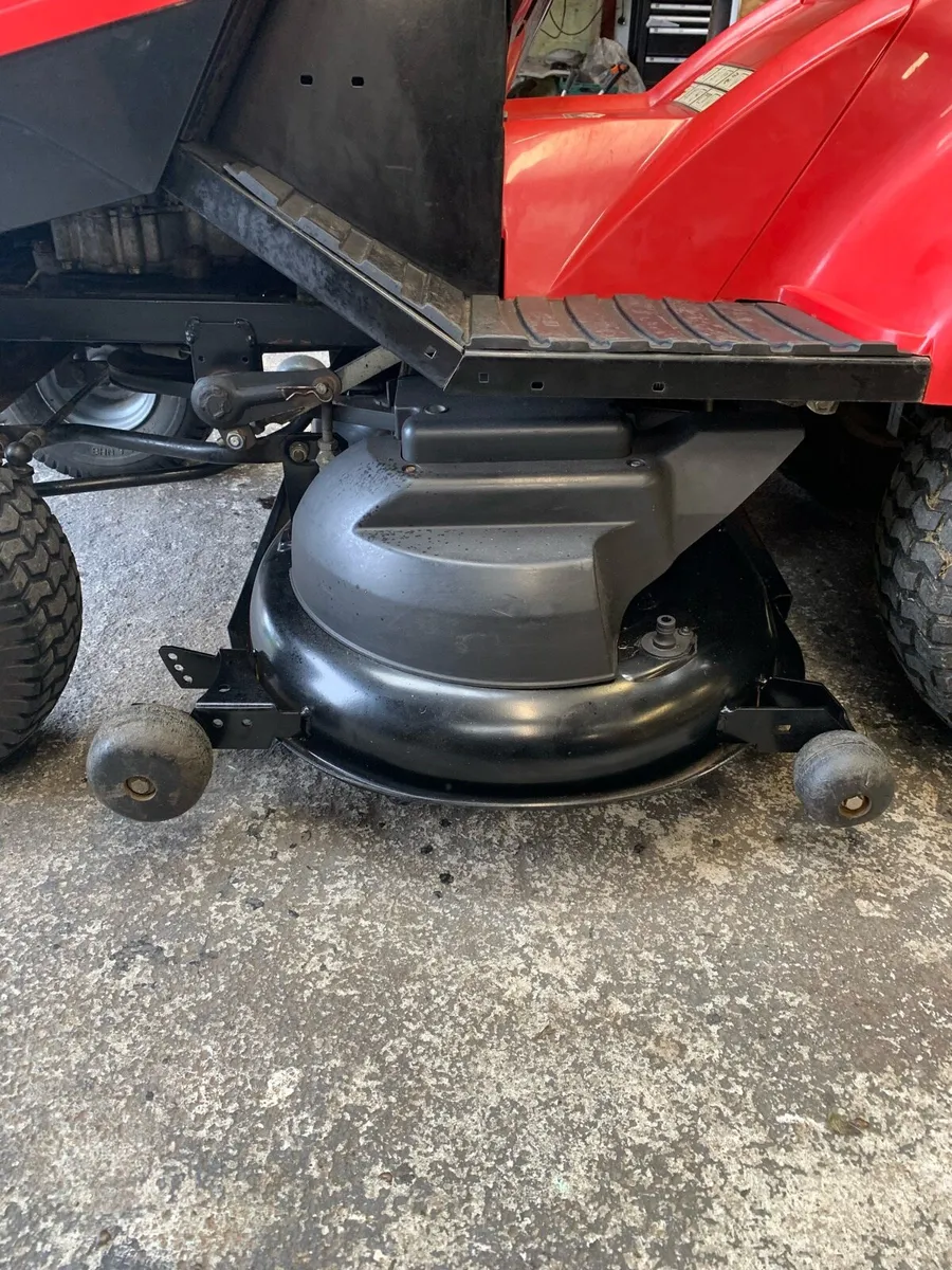 Ride on lawnmower - Image 2