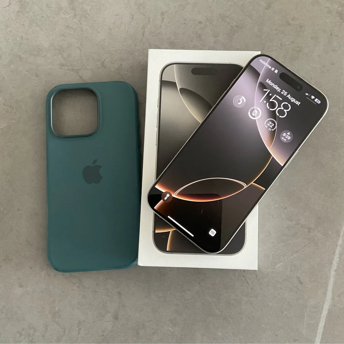 iPhone 16 Pro - 256GB - Image 1