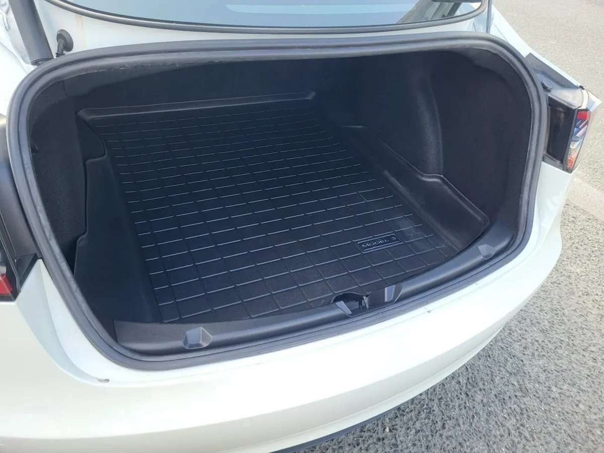 Tesla Model 3 2021 - Image 4
