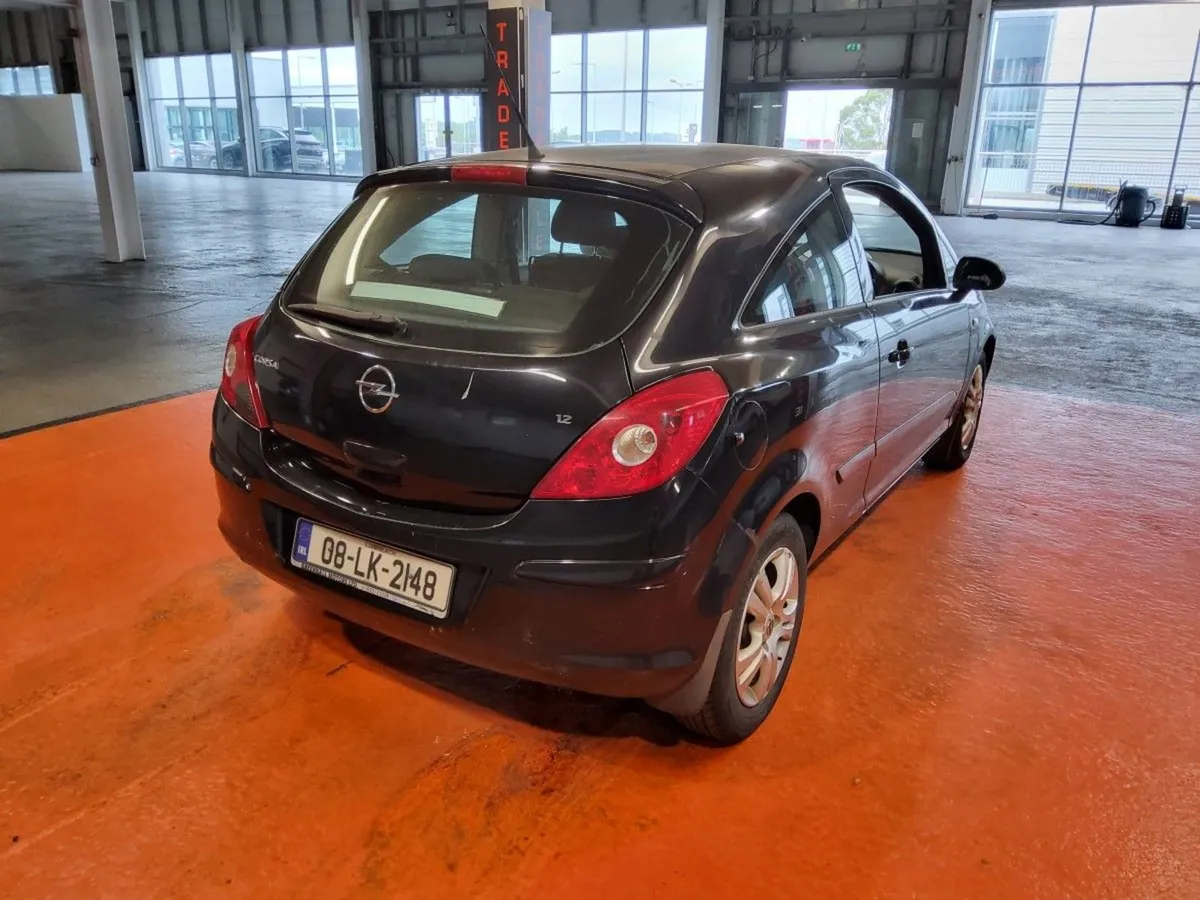 Opel Corsa 1.2i 16v Club 3 DR - Image 3