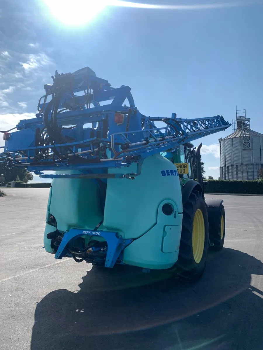 Berthoud 1600lt 24 mt sprayer - Image 2
