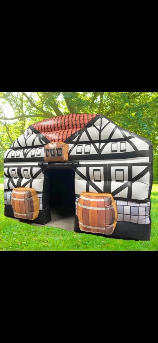 Bouncy castle pub - Image 3