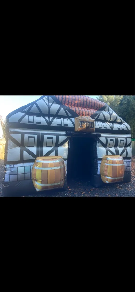 Bouncy castle pub - Image 4