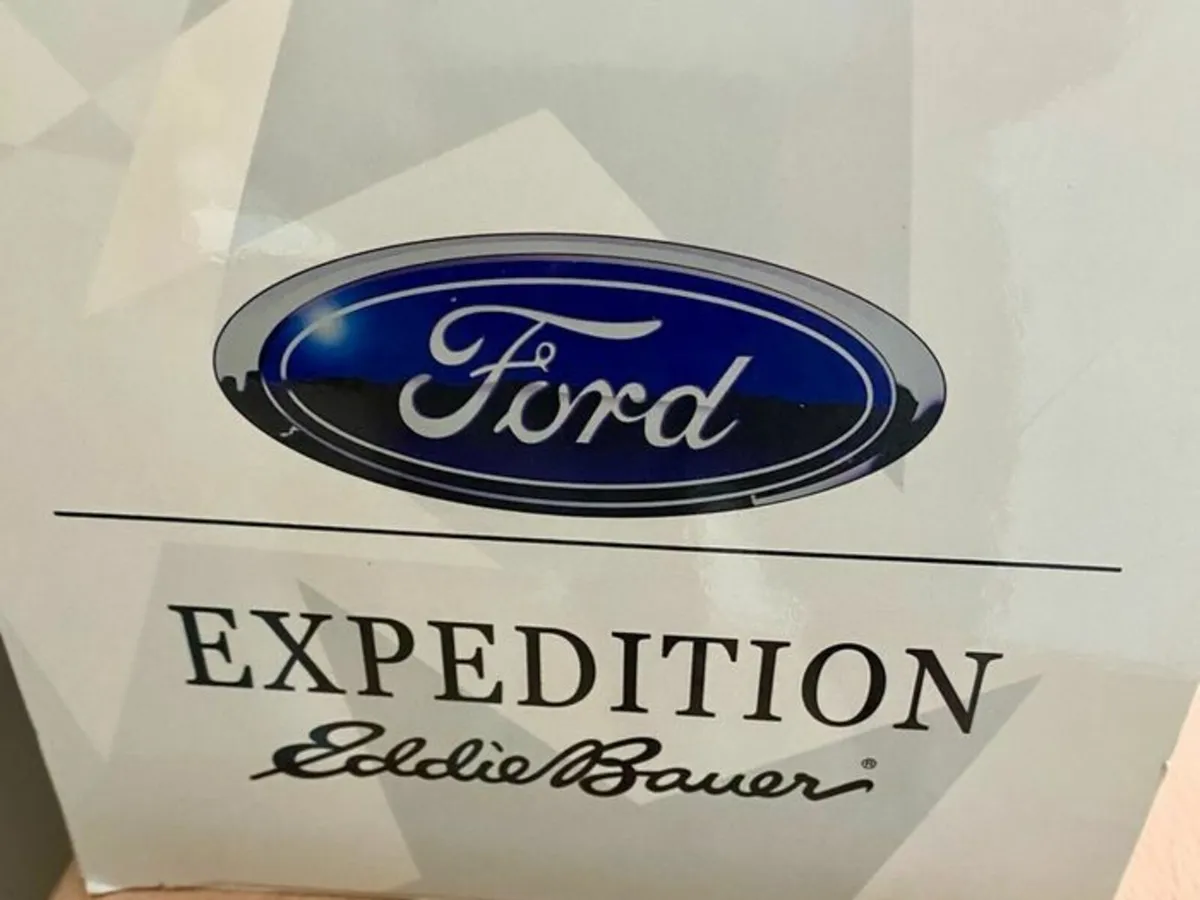 Ford Expedition model 1/18 scale - Image 2
