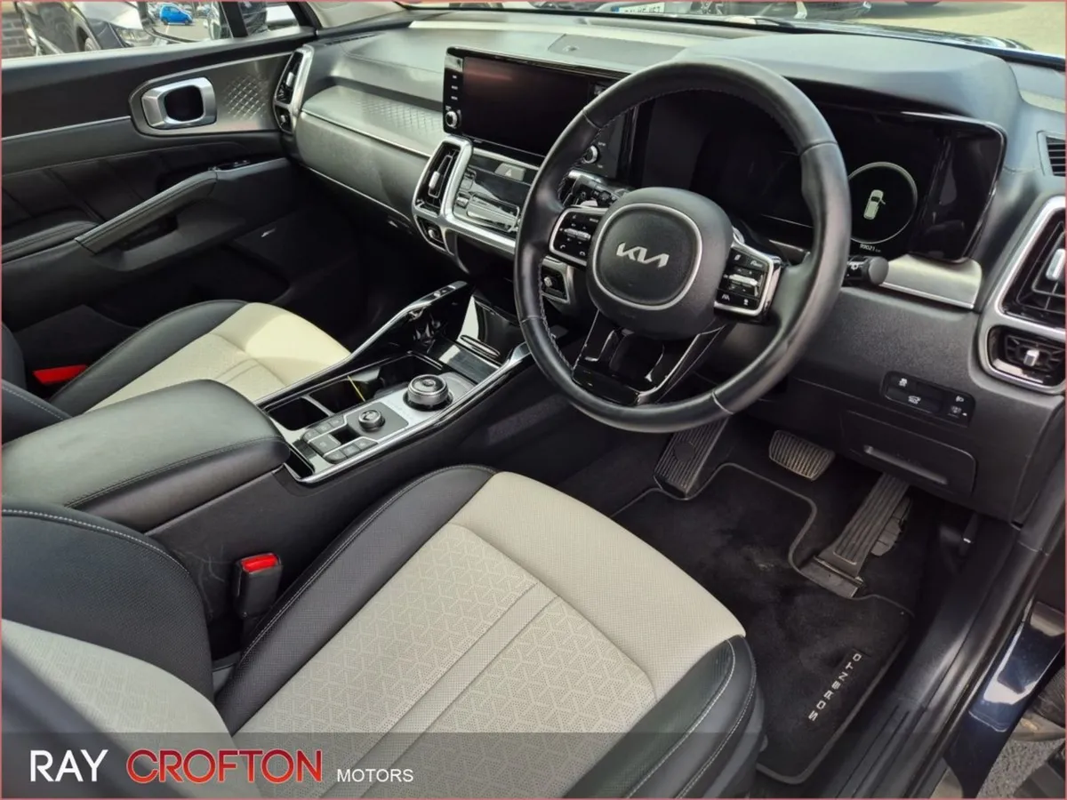Kia Sorento 2.2 K4 4X2 Diesel 7 Seats - Image 3