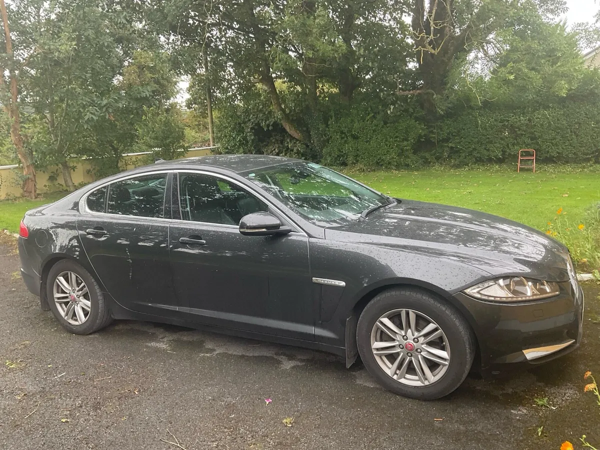 Jaguar xf 2015 - Image 4