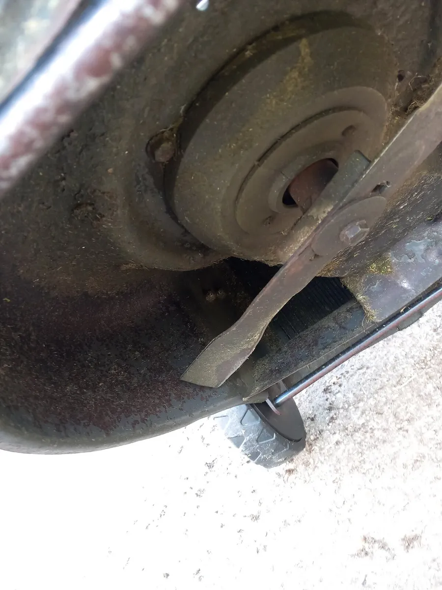 Lawnmower - Image 3