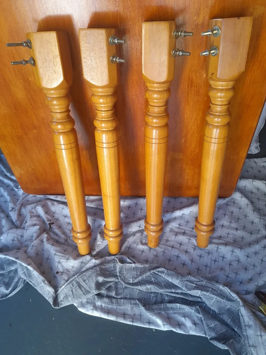 Kitchen table - Image 2