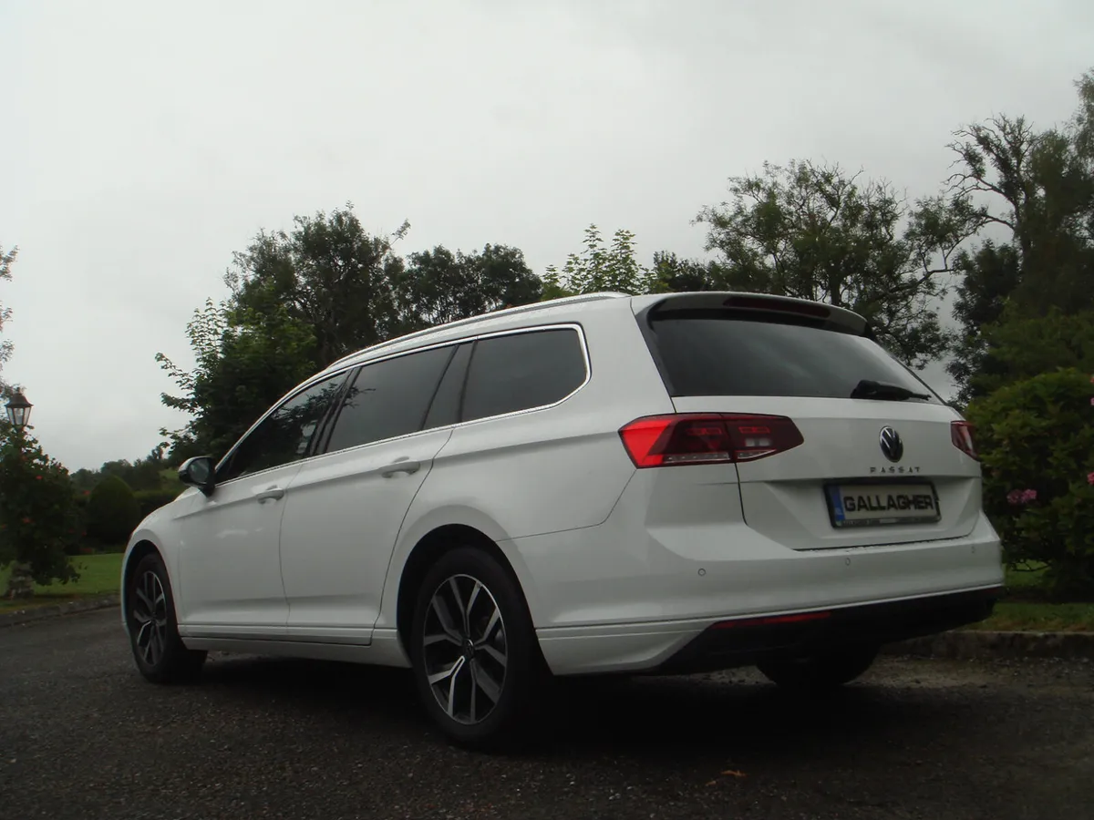 22 Passat Estate SEL 2.0TDI 150BHP EvoSCR €200Tax - Image 3