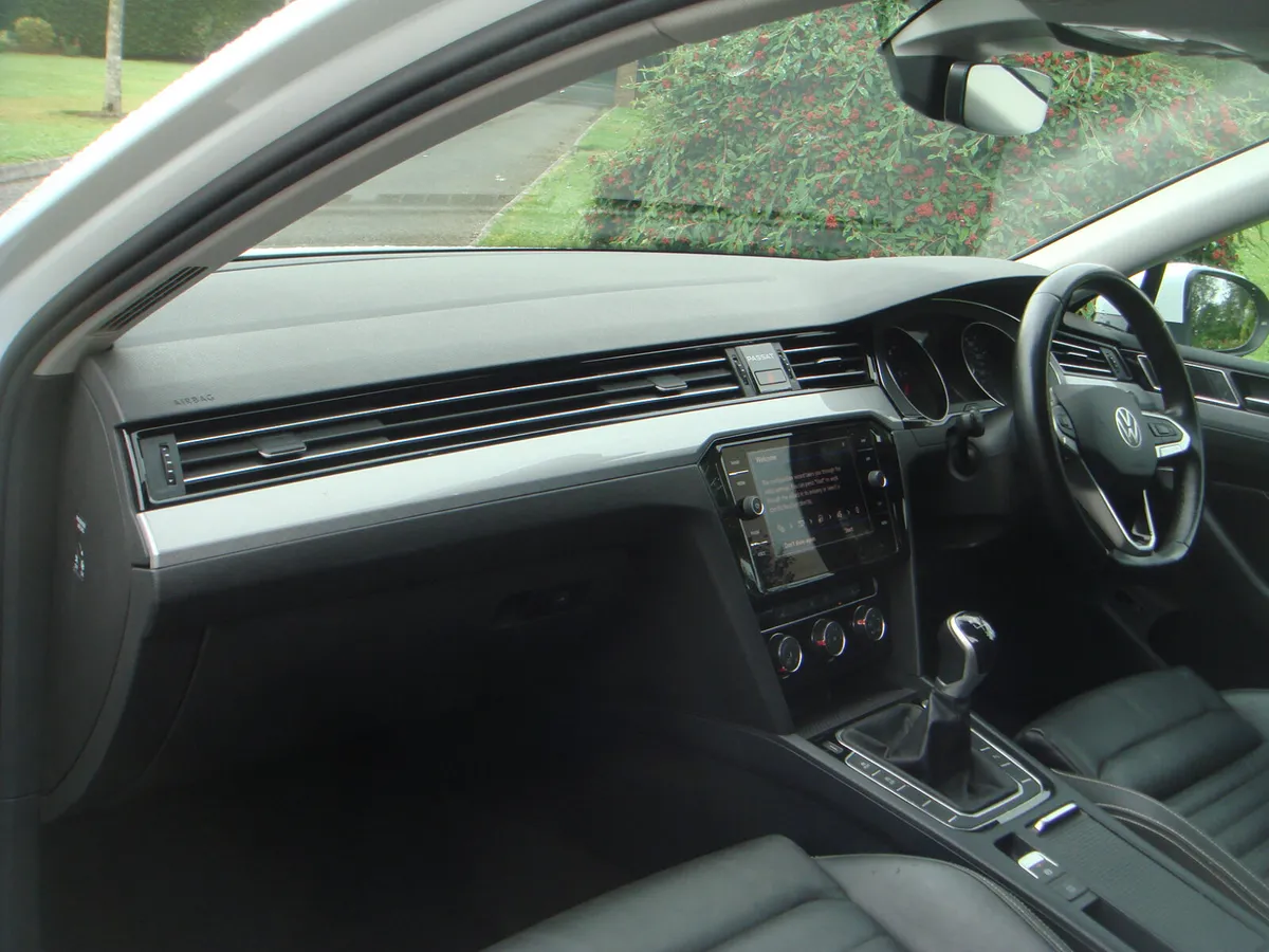 22 Passat Estate SEL 2.0TDI 150BHP EvoSCR €200Tax - Image 4