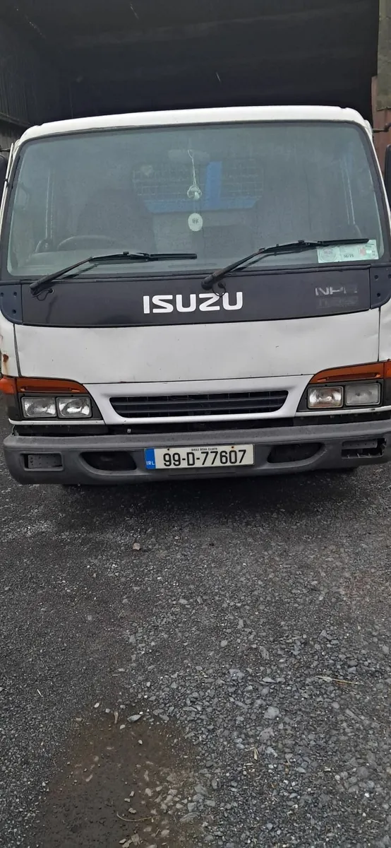 Isuzu NPR 1999 - Image 2