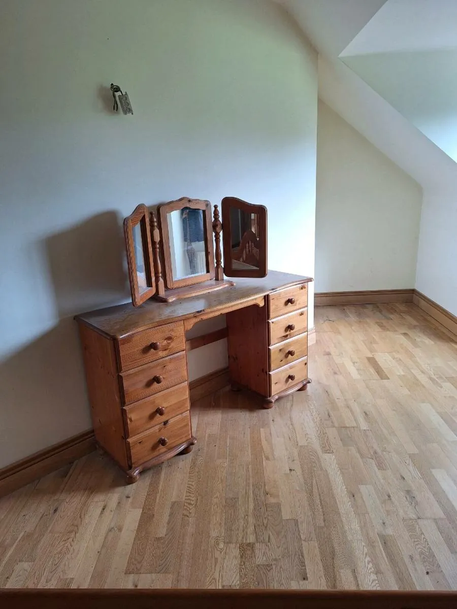 Bedroom furniture - Image 1