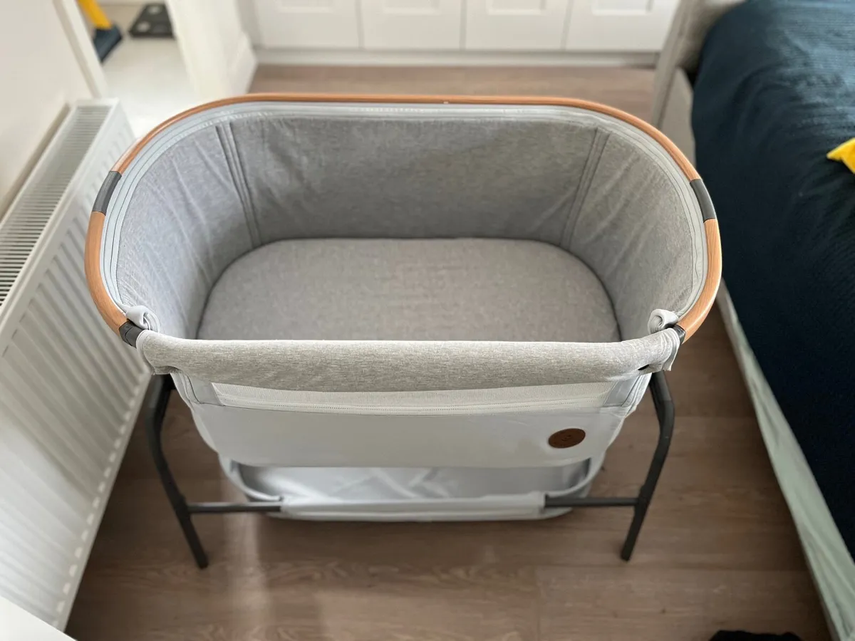 Maxi Cosi Bedside Crib - Image 1
