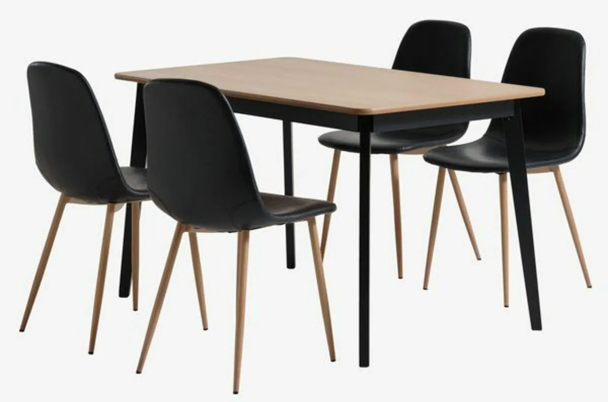 Table and Chairs - Image 3