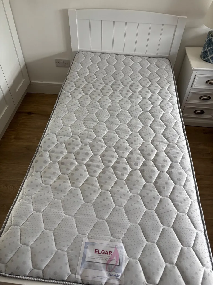 Single bed - Image 2