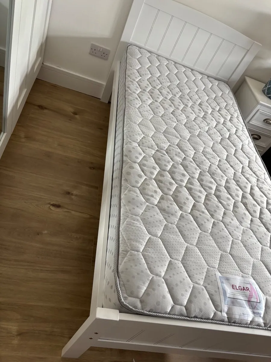 Single bed - Image 3