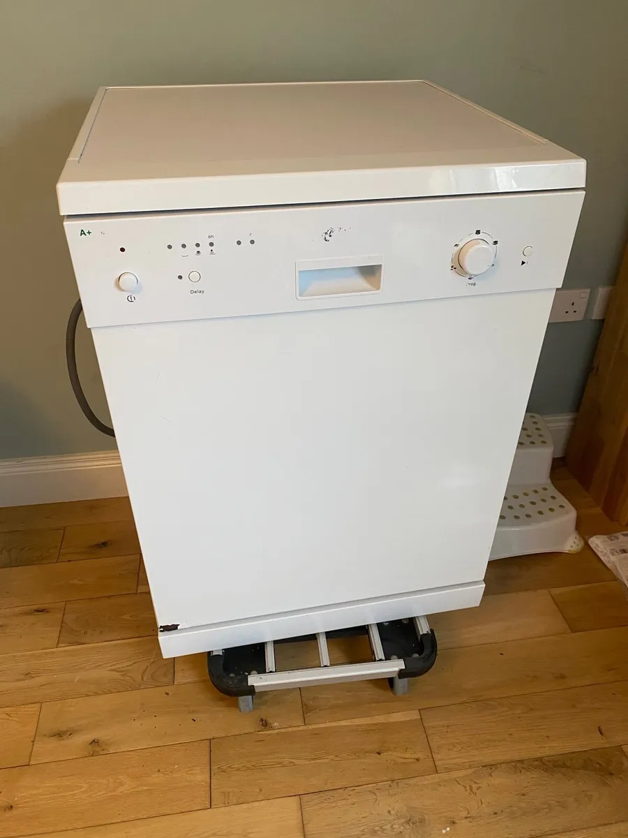 Cata A+ Dishwasher - Image 1