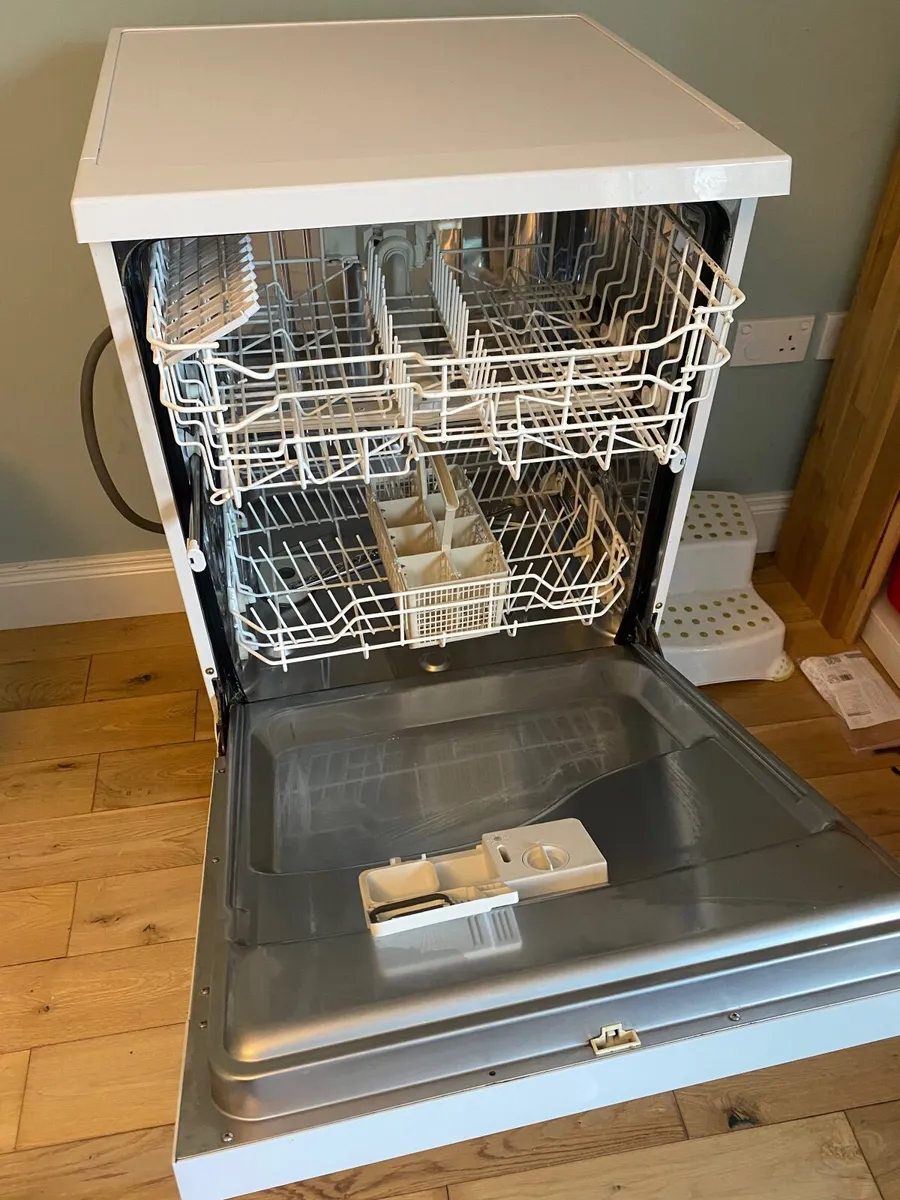 Cata A+ Dishwasher - Image 2