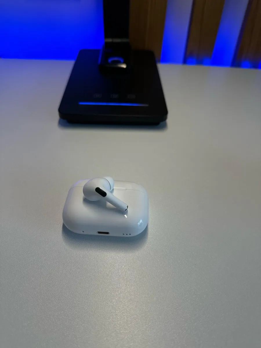 Apple AirPods Pro 2nd gen - Image 1