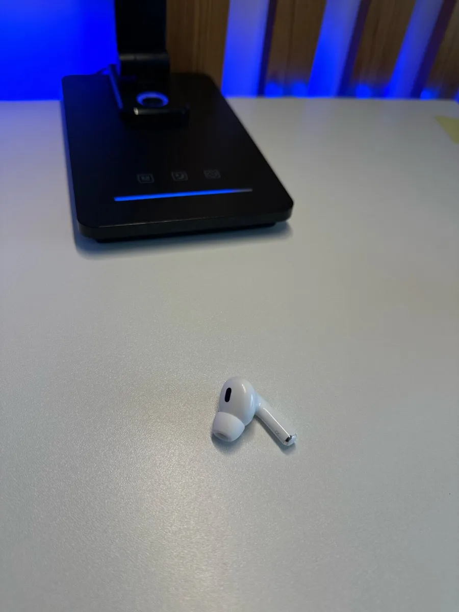Apple AirPods Pro 2nd gen - Image 2
