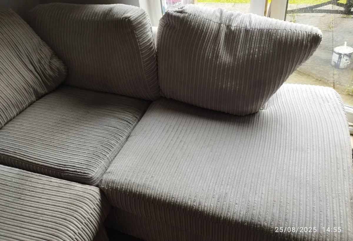 L-shaped couch.. attached but can be separated int - Image 4