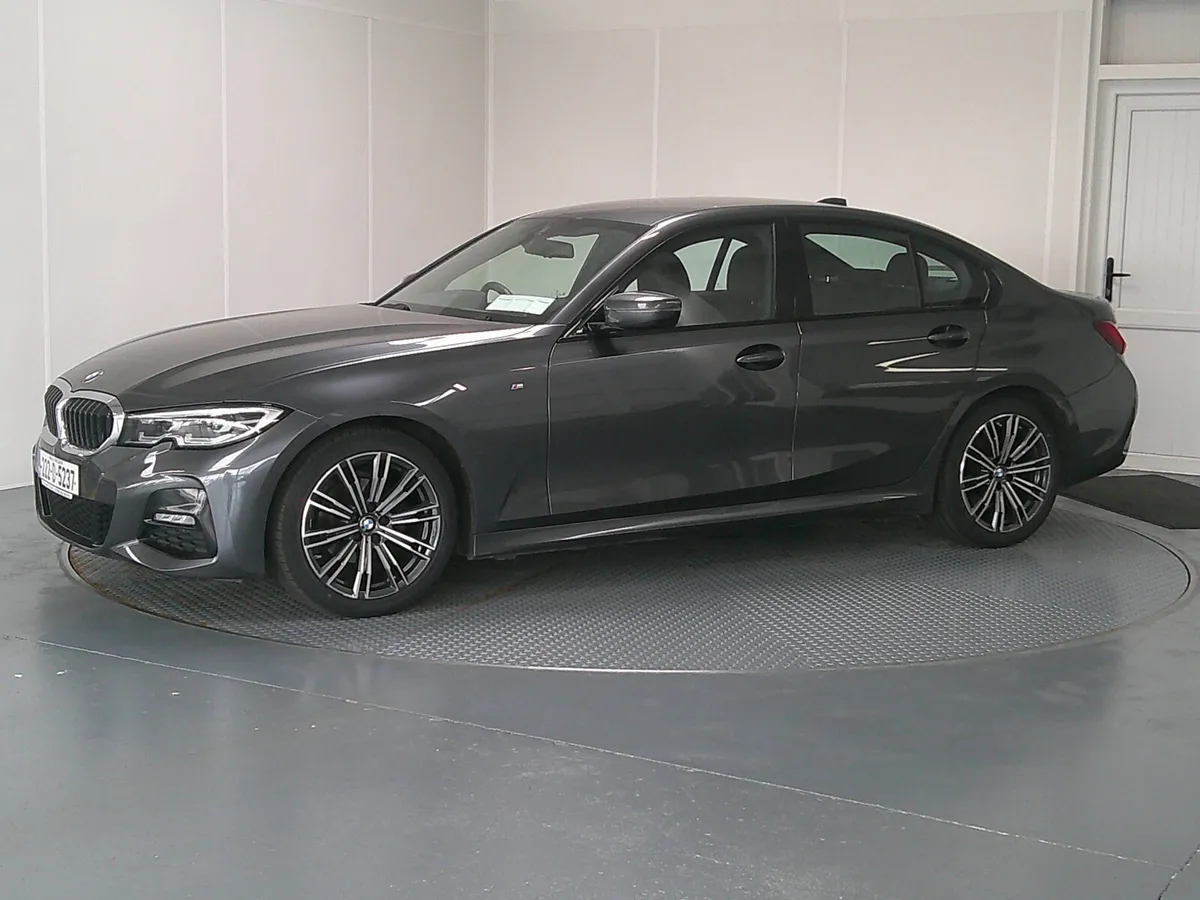BMW 3-Series 2022 - Image 3