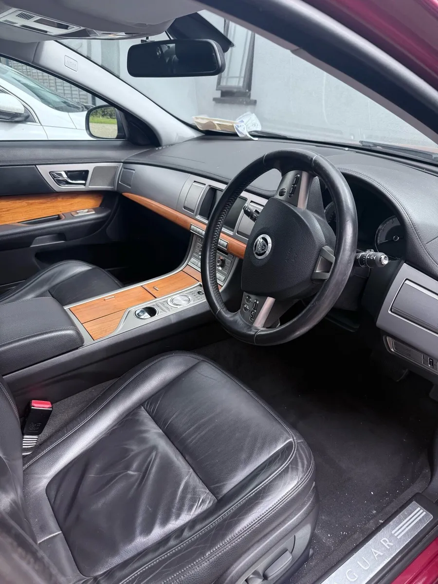 car - Image 3
