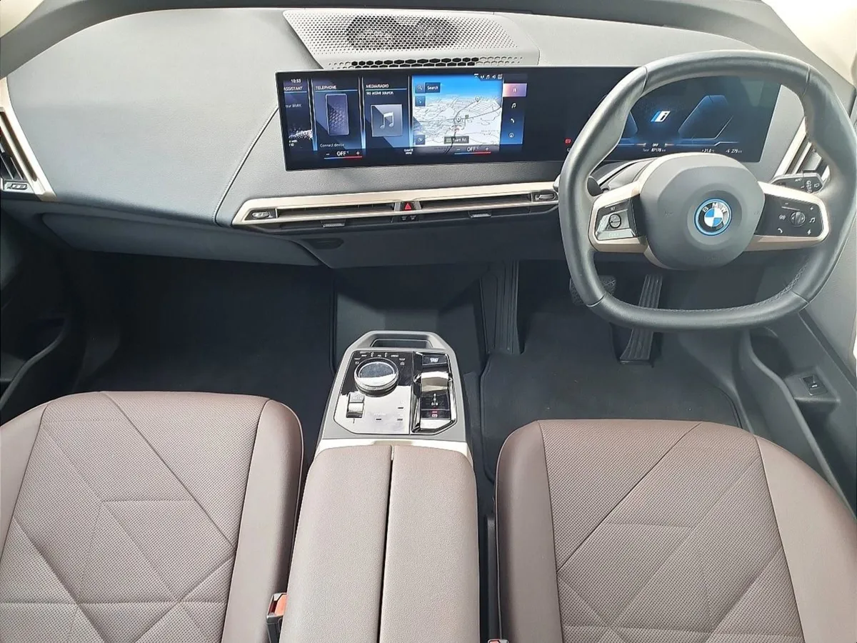 BMW IX Xdrive40 Sport - Image 4