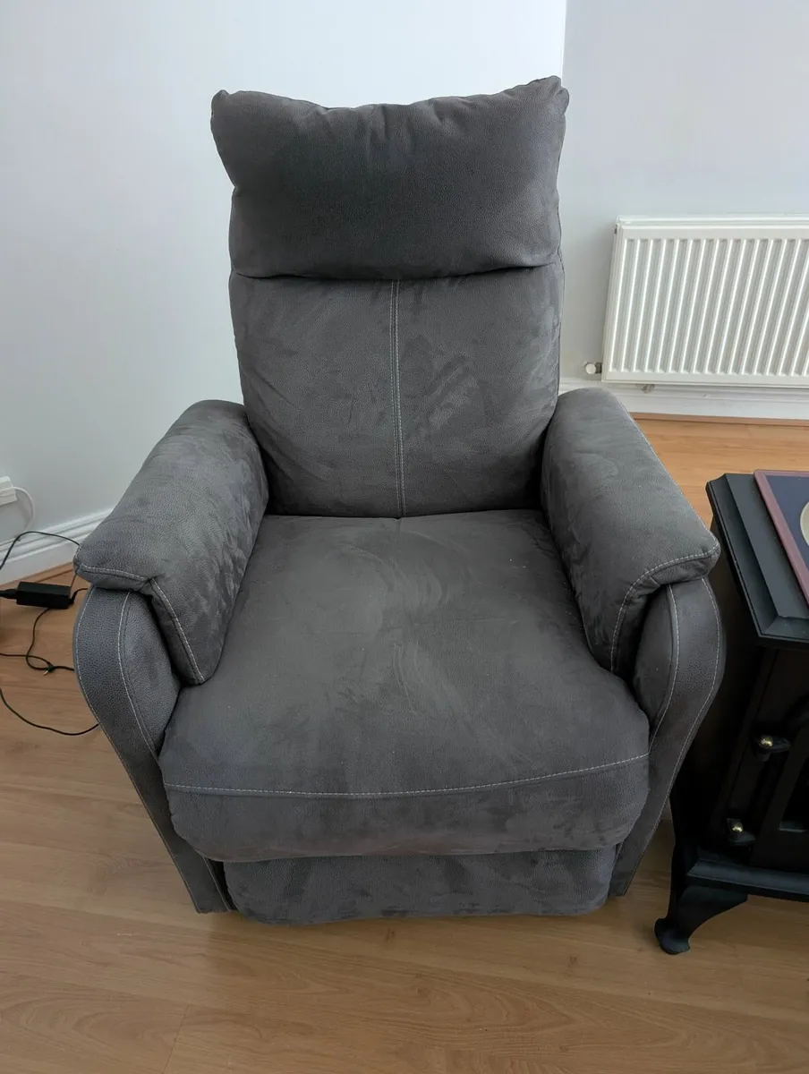 Electric Recliner Chair - Image 1