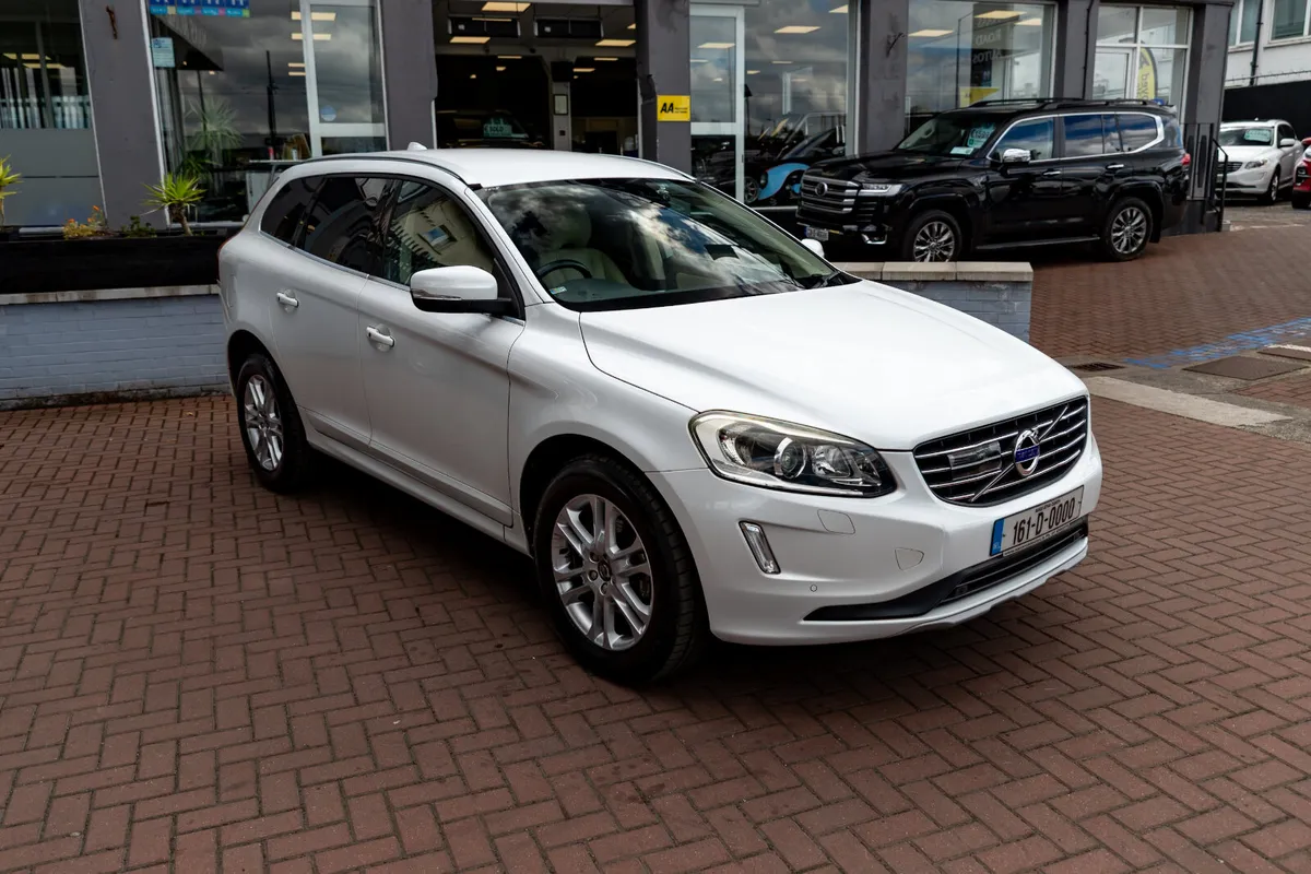 VOLVO XC60 2.0D4 SE LUXURY DELUXE 5DR ESTATE AUTO - Image 1