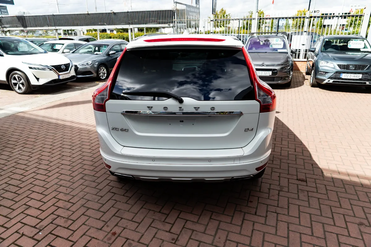 VOLVO XC60 2.0D4 SE LUXURY DELUXE 5DR ESTATE AUTO - Image 4