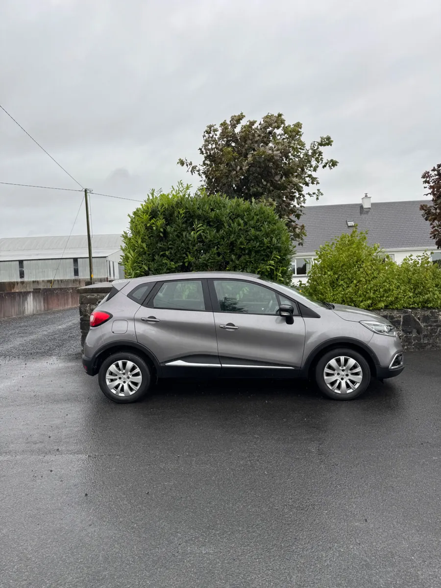 Renault Captur 2017 - Image 2