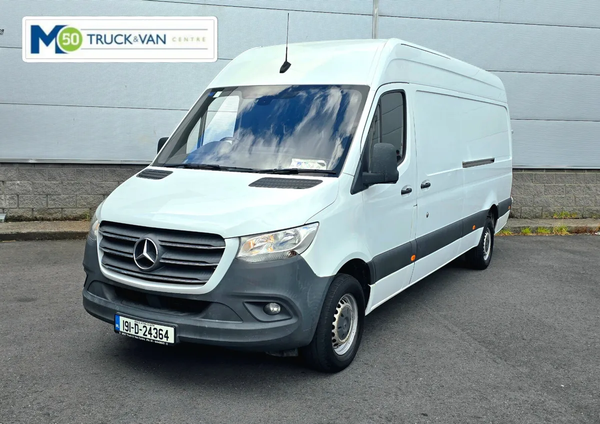 Mercedes Sprinter 319 V6 Auto - Image 1