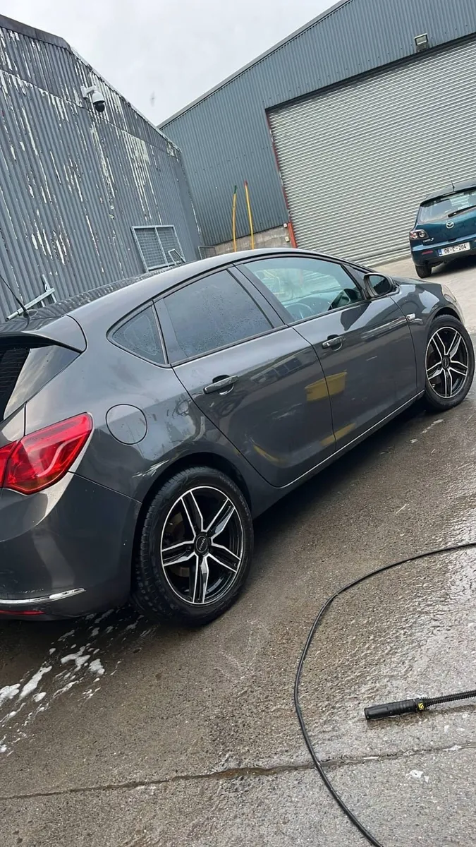 2013 Vauxhall Astra - Image 3