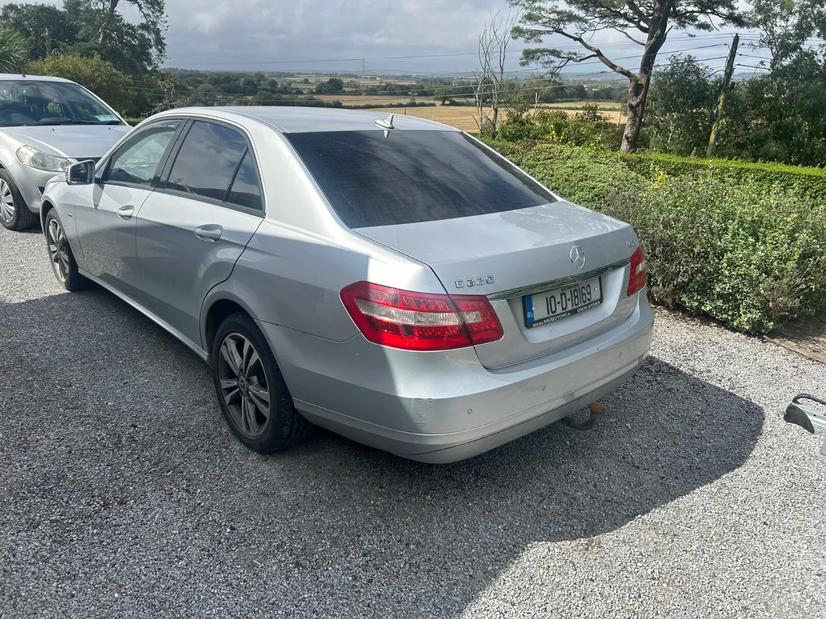 Mercedes-Benz E-Class Dsl, Low Tax,2010 - Image 4