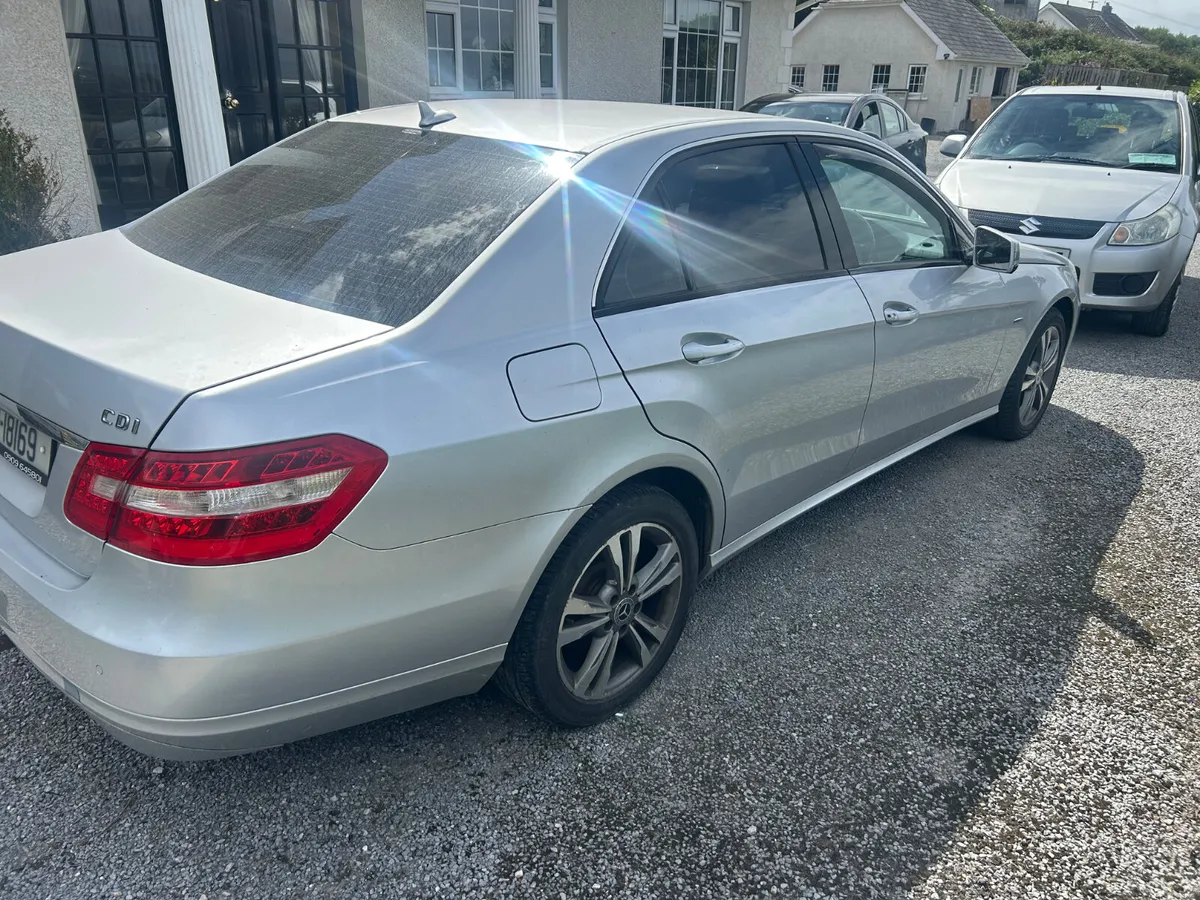 Mercedes-Benz E-Class Dsl, Low Tax,2010 - Image 3