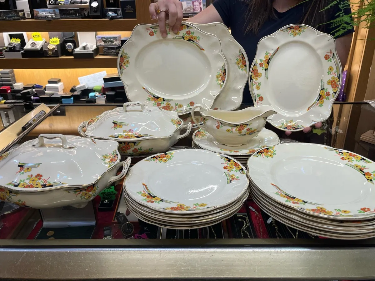 1930s Victorian Johnson Bros. Florida China Set - Image 1