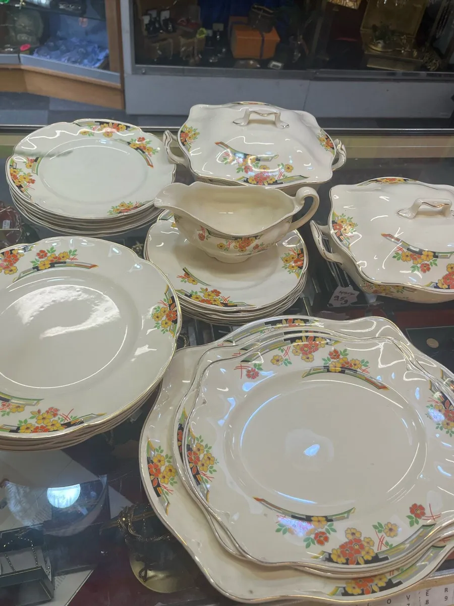 1930s Victorian Johnson Bros. Florida China Set - Image 2