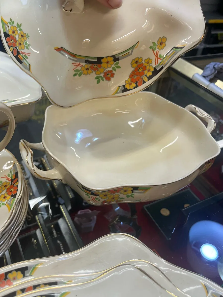 1930s Victorian Johnson Bros. Florida China Set - Image 4