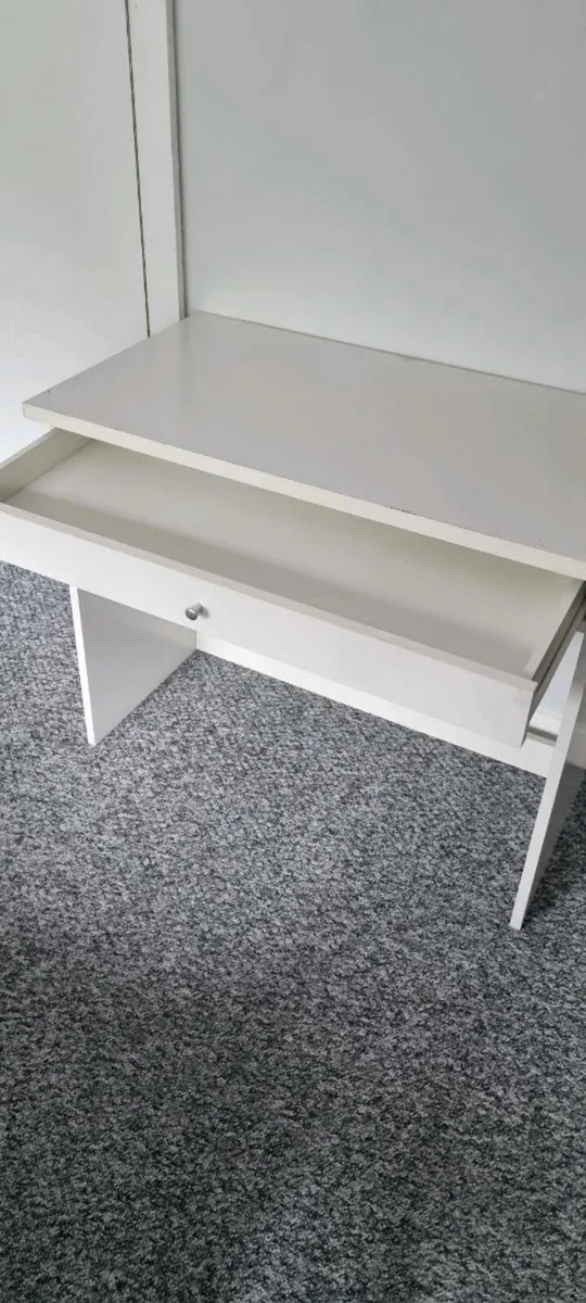 Desk - Image 4
